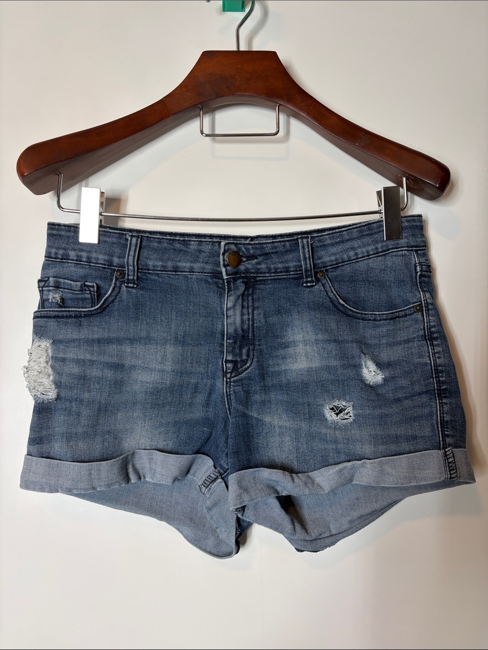 Bdg Distressed Rolled Hem shortie Denim Shorts size 32
